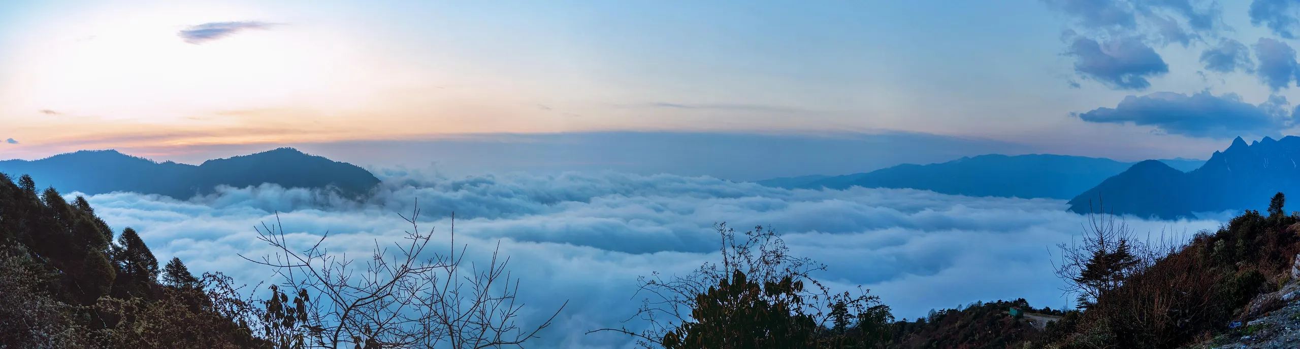 Sea of clouds seen from Sela Pass